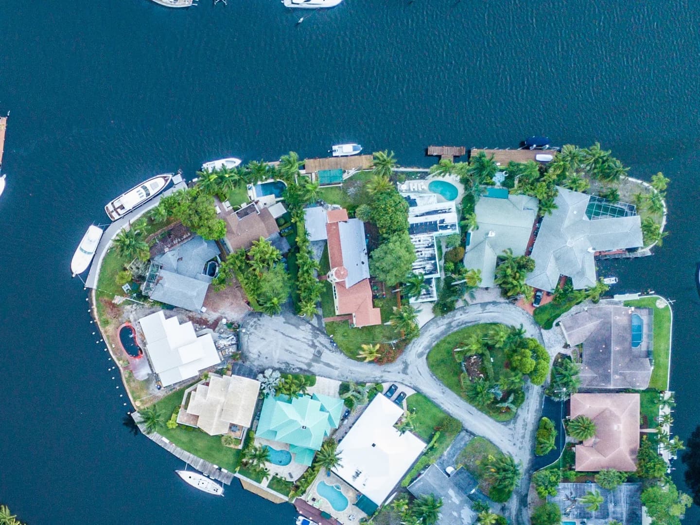 Aerial view of a South Florida neighbourhood
